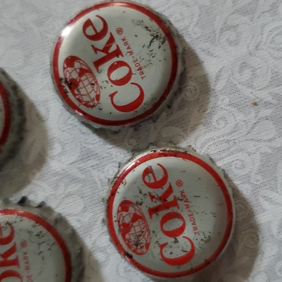 15 Coke 1960s "Tour The World" Bottle Caps Old Folk Art Retro Collectible Decor - Picture 11 of 16